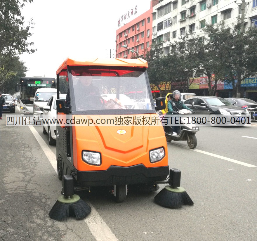 宜賓市筠連縣城市環(huán)衛(wèi)采購V6電動(dòng)掃地車